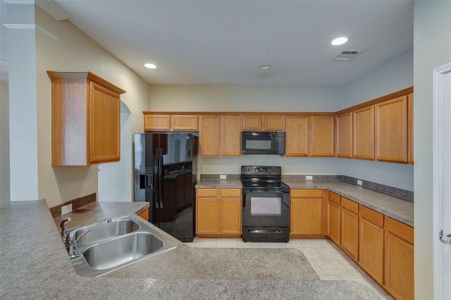 1417 Ravenwood Drive, Mansfield, TX 76063