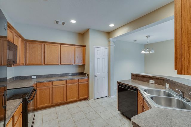 1417 Ravenwood Drive, Mansfield, TX 76063