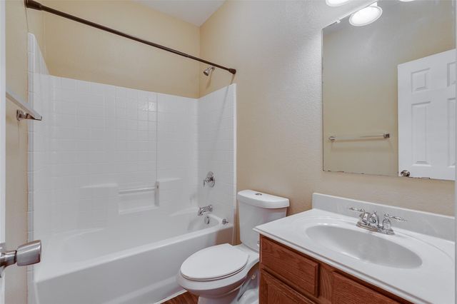 1417 Ravenwood Drive, Mansfield, TX 76063