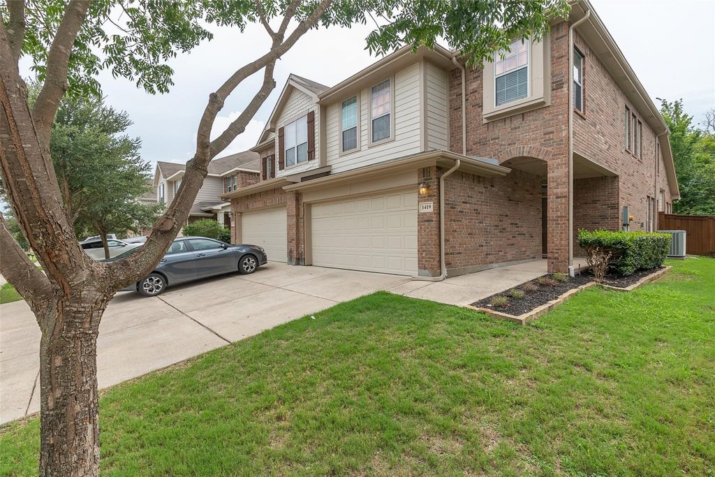 1417 Ravenwood Drive, Mansfield, TX 76063