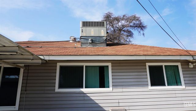 1008 Paloma Street, Bakersfield, CA 93304