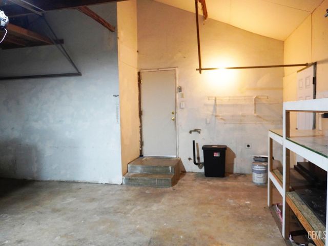 1008 Paloma Street, Bakersfield, CA 93304