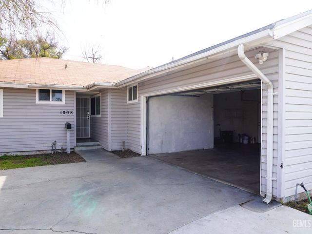 1008 Paloma Street, Bakersfield, CA 93304