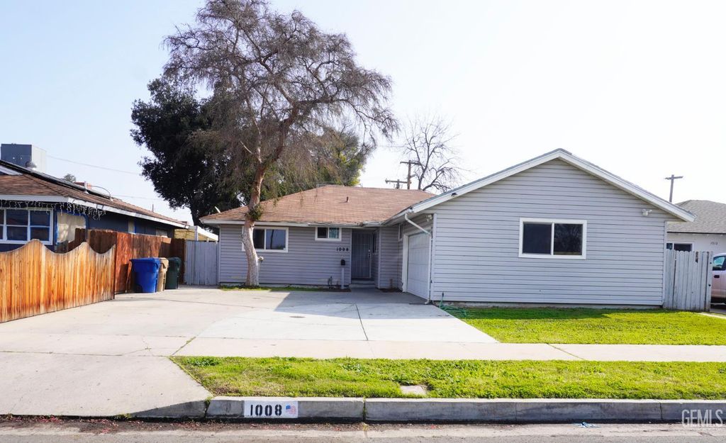 1008 Paloma Street, Bakersfield, CA 93304