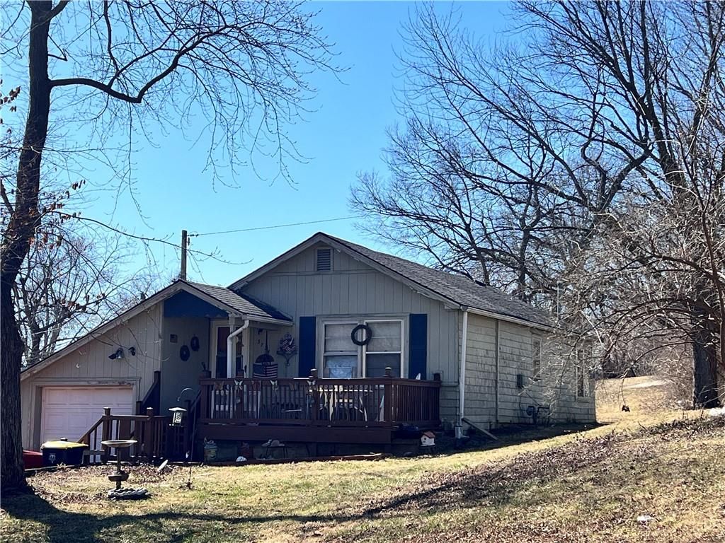 3734 Ditzler Avenue, Kansas City, MO 64133