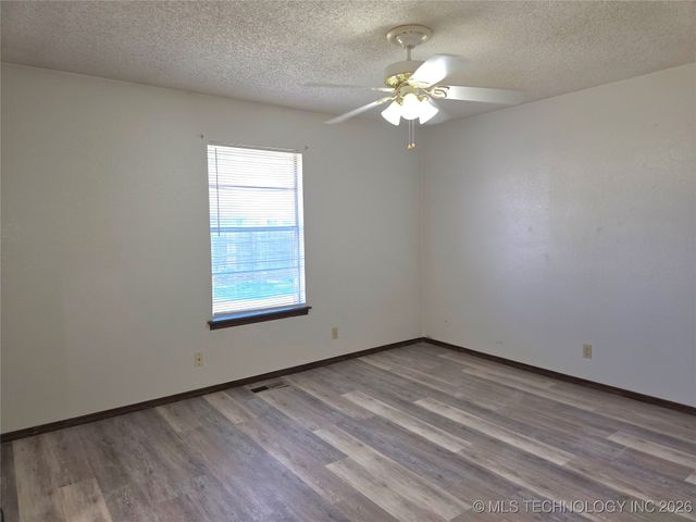 7415 S Elm Avenue, Broken Arrow, OK 74011