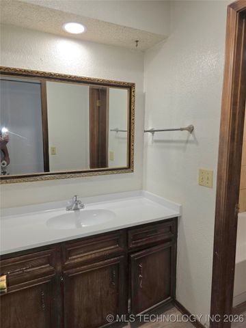 7415 S Elm Avenue, Broken Arrow, OK 74011