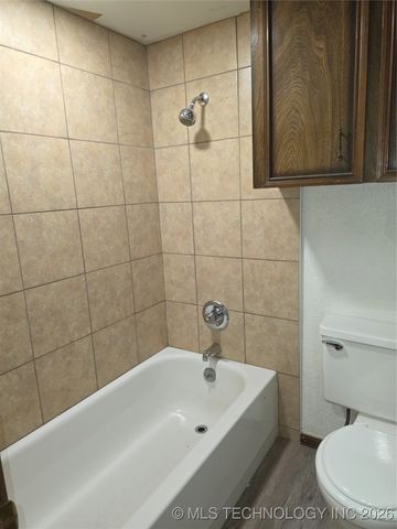 7415 S Elm Avenue, Broken Arrow, OK 74011