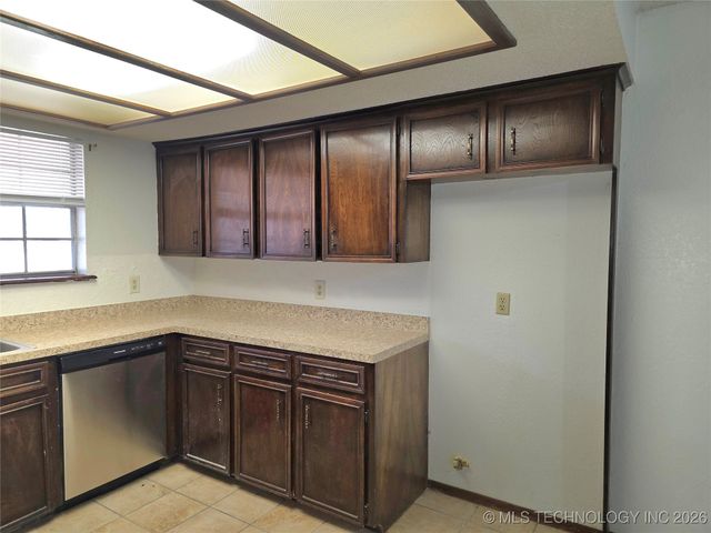 7415 S Elm Avenue, Broken Arrow, OK 74011