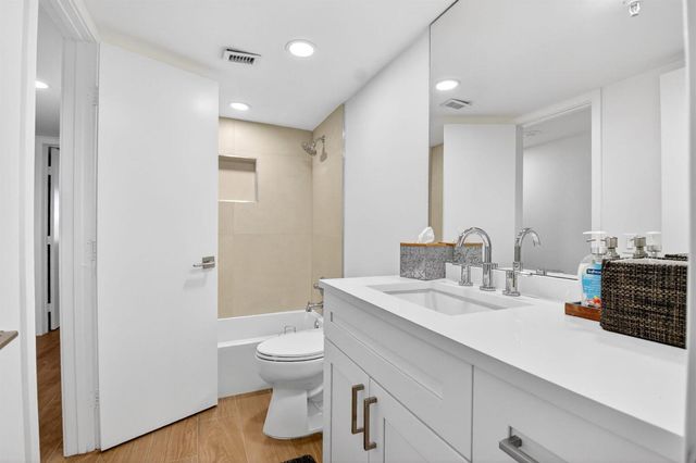 6866 Huntington Lane 602, Delray Beach, FL 33446
