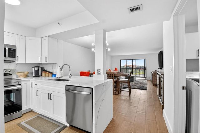 6866 Huntington Lane 602, Delray Beach, FL 33446