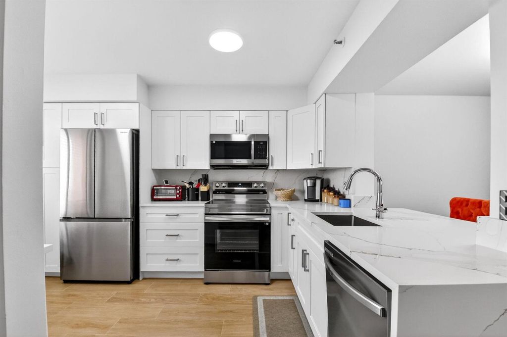 6866 Huntington Lane 602, Delray Beach, FL 33446