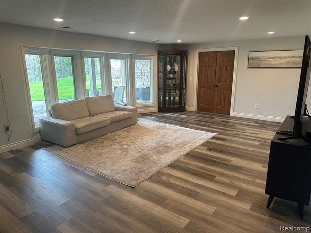 6223 Canter Creek Trail, Grand Blanc, MI 48439