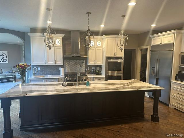 6223 Canter Creek Trail, Grand Blanc, MI 48439