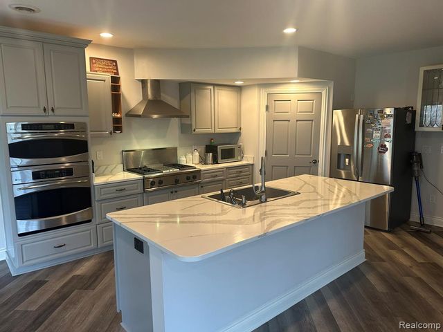 6223 Canter Creek Trail, Grand Blanc, MI 48439