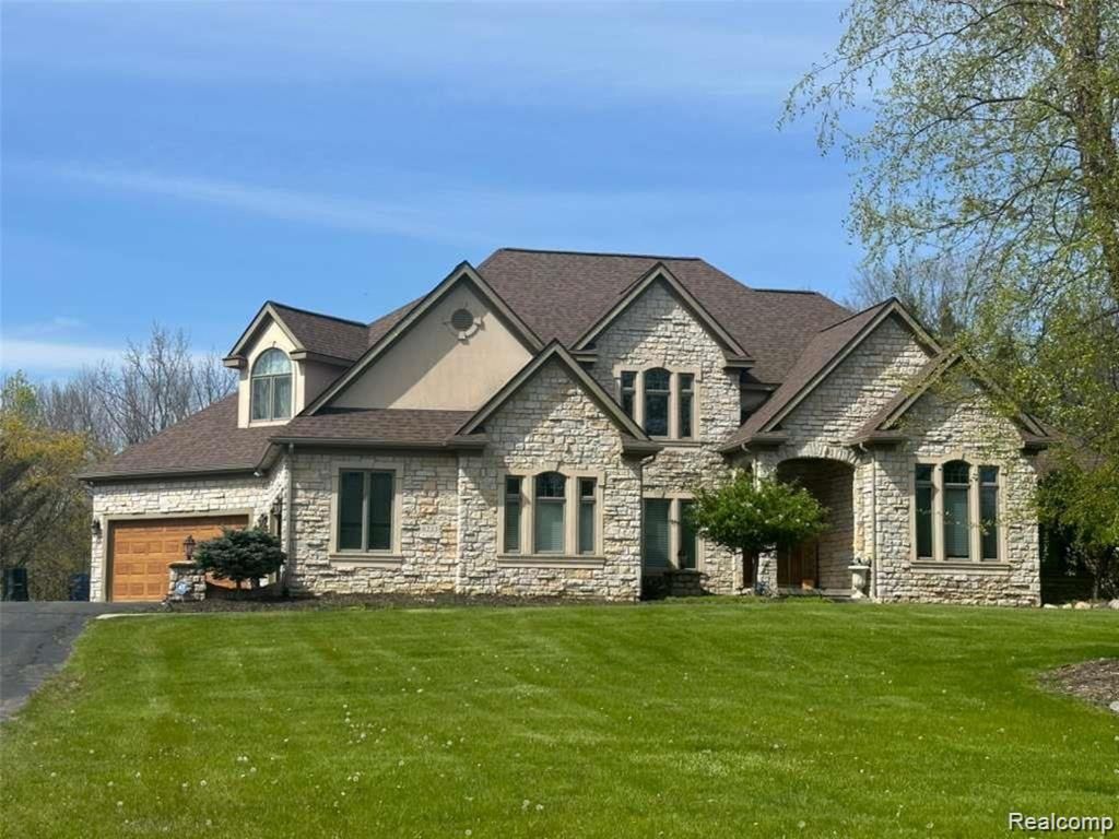 6223 Canter Creek Trail, Grand Blanc, MI 48439