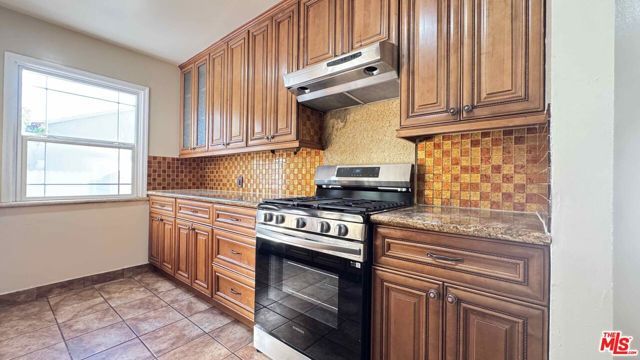 7516 Oakdale Avenue, Winnetka (los Angeles), CA 91306