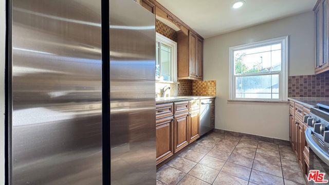 7516 Oakdale Avenue, Winnetka (los Angeles), CA 91306