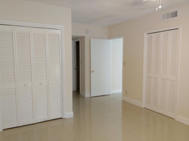 2950 N PALM AIRE Drive 106, Pompano Beach, FL 33069