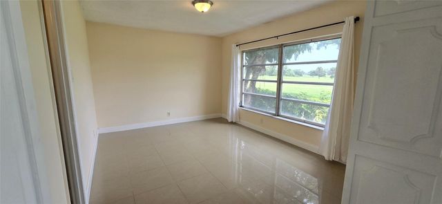 2950 N PALM AIRE Drive 106, Pompano Beach, FL 33069
