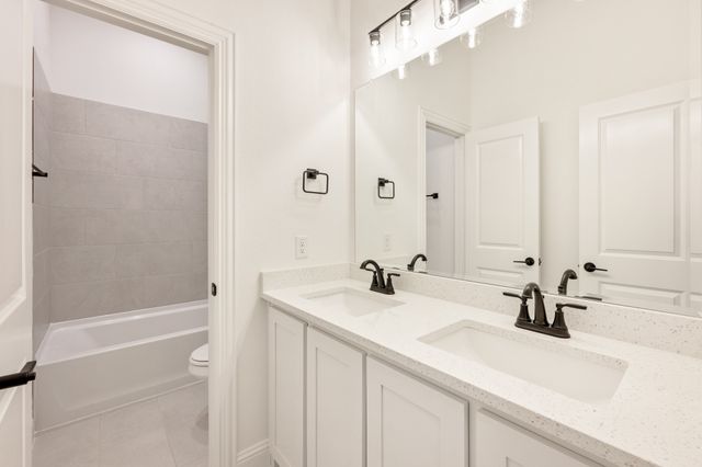 409 Loftsmoor Lane, Red Oak, TX 75154