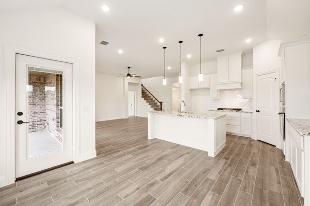 409 Loftsmoor Lane, Red Oak, TX 75154