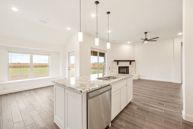 409 Loftsmoor Lane, Red Oak, TX 75154