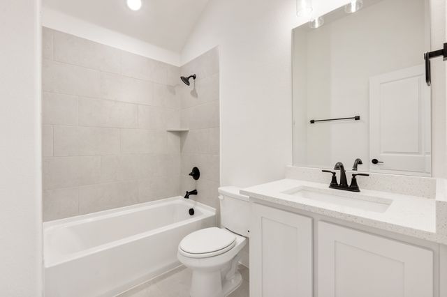 409 Loftsmoor Lane, Red Oak, TX 75154