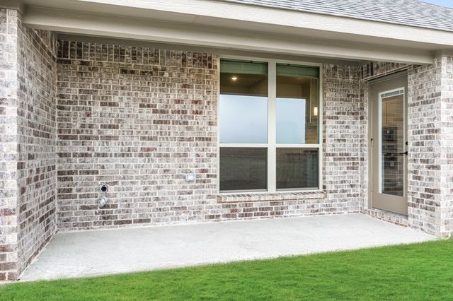 409 Loftsmoor Lane, Red Oak, TX 75154