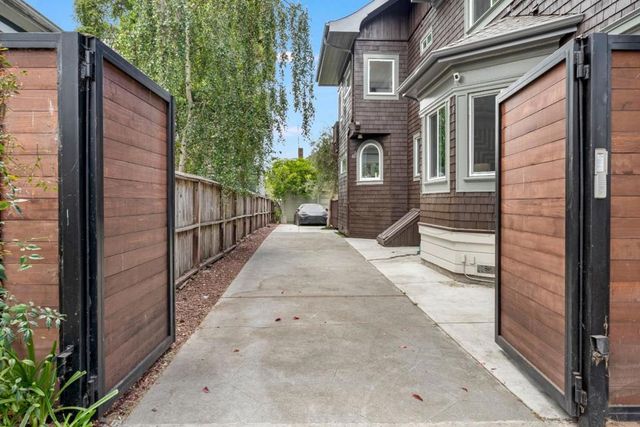 2226 Blake Street, Berkeley, CA 94704