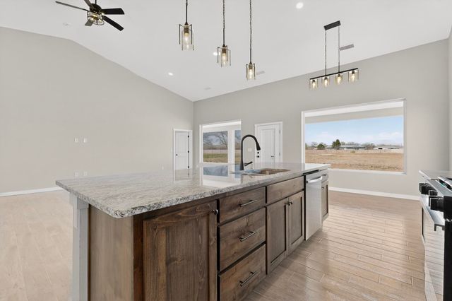 9 Leibel Court, Los Lunas, NM 87031