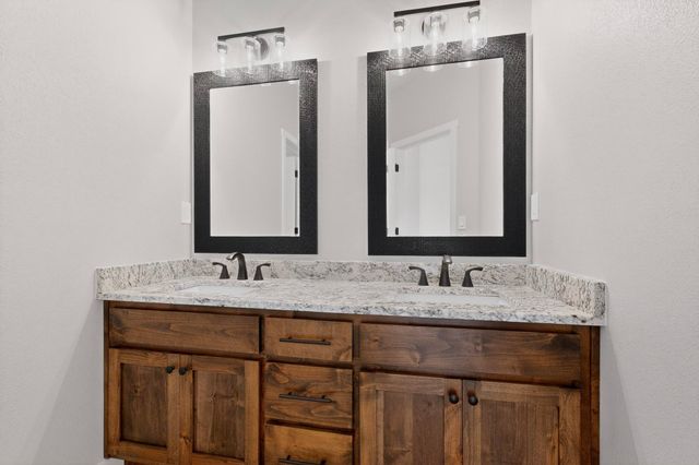 9 Leibel Court, Los Lunas, NM 87031