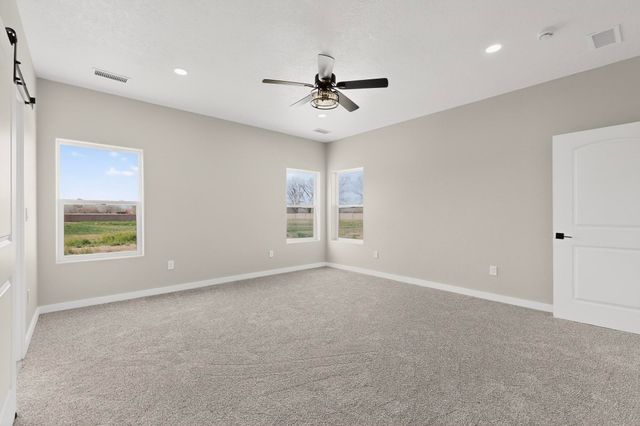 9 Leibel Court, Los Lunas, NM 87031