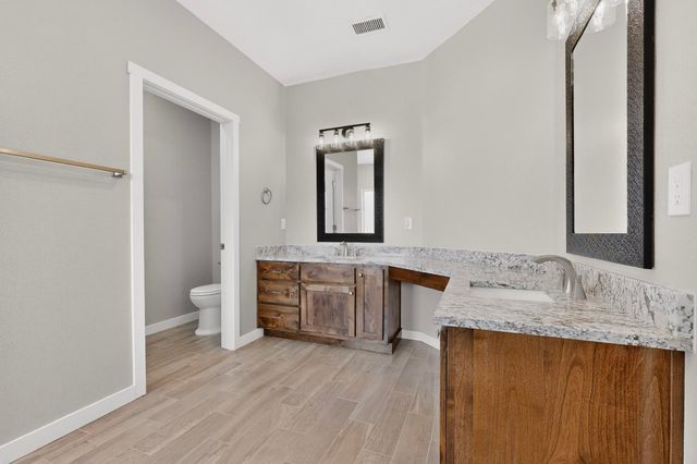 9 Leibel Court, Los Lunas, NM 87031