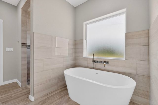 9 Leibel Court, Los Lunas, NM 87031