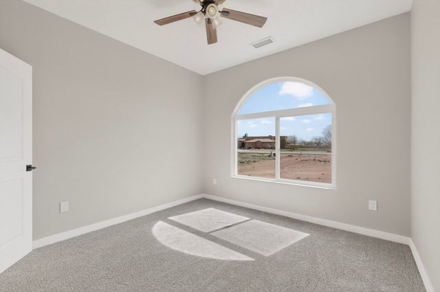 9 Leibel Court, Los Lunas, NM 87031