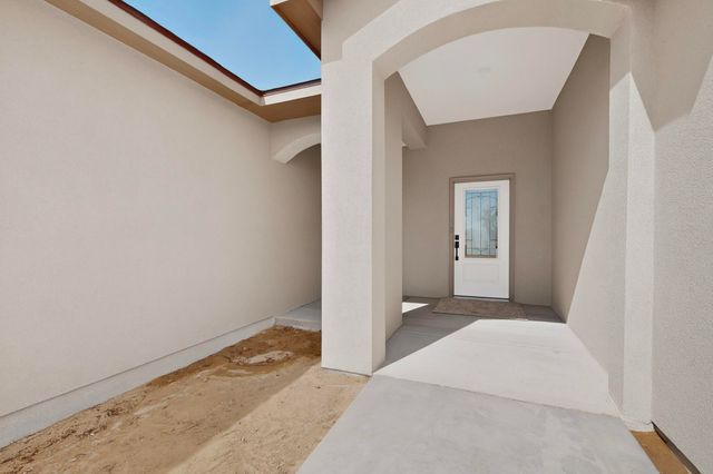 9 Leibel Court, Los Lunas, NM 87031