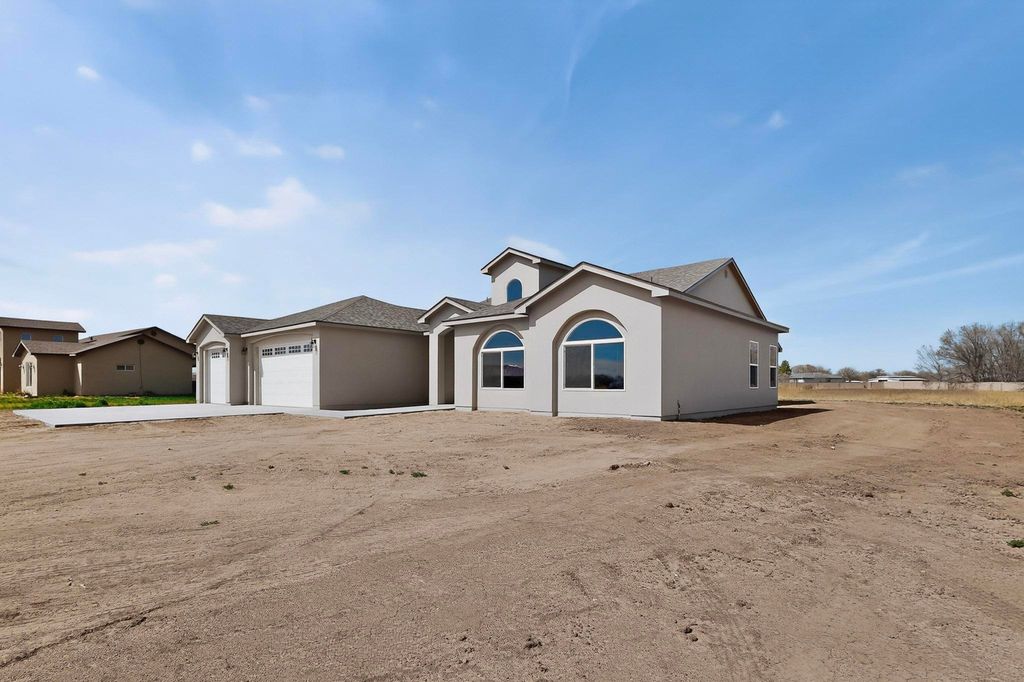 9 Leibel Court, Los Lunas, NM 87031
