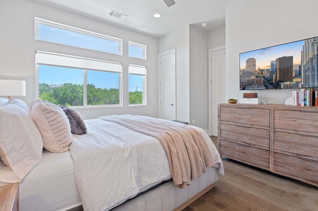 7905 Floracita LN, Austin, TX 78735