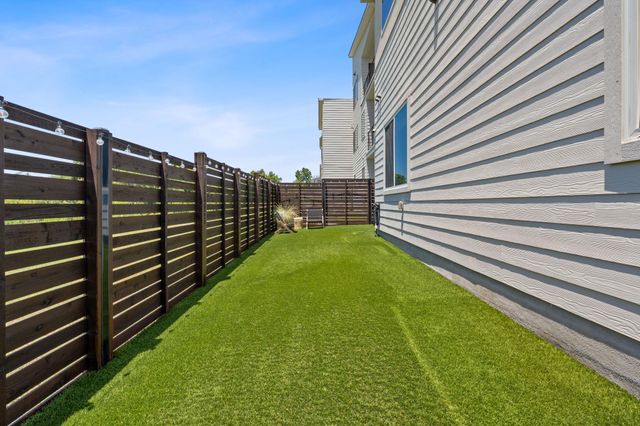 7905 Floracita LN, Austin, TX 78735