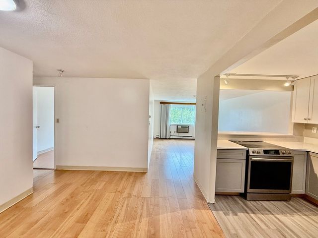 215 Winter St #4L, Weymouth, MA 02188