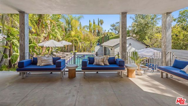 1724 N Sierra Bonita Avenue, Los Angeles, CA 90046