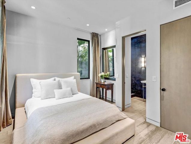 1724 N Sierra Bonita Avenue, Los Angeles, CA 90046