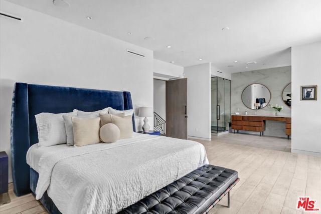 1724 N Sierra Bonita Avenue, Los Angeles, CA 90046