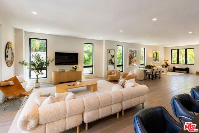 1724 N Sierra Bonita Avenue, Los Angeles, CA 90046