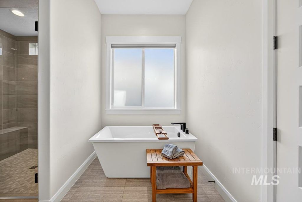 6638 N Big Cedar Way, Meridian, ID 83646 photo 10