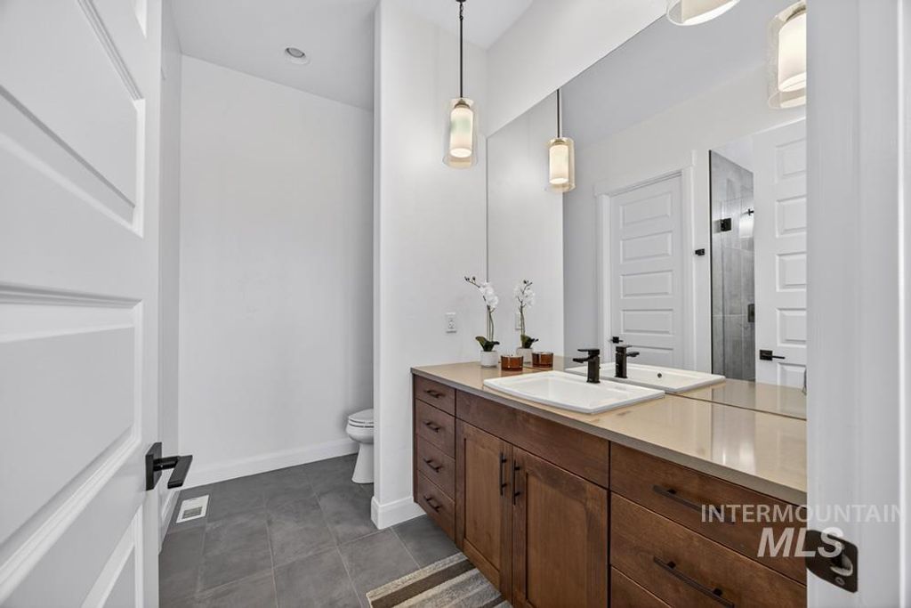 6638 N Big Cedar Way, Meridian, ID 83646 photo 12