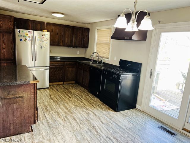 5630 Stanford Avenue, Austintown, OH 44515