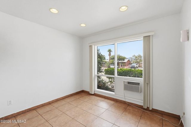 6668 E Scarlett Street, Tucson, AZ 85710