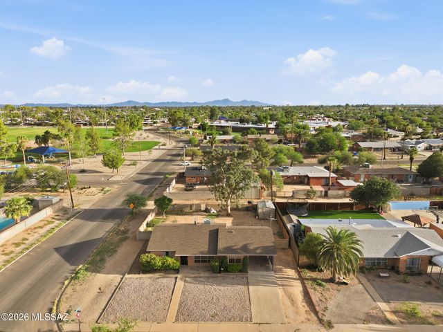 6668 E Scarlett Street, Tucson, AZ 85710